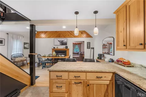 Kitchen - 191 Nine Mile Point Rd, Scriba, NY 13126 photo 7 of 8