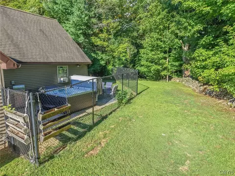 Exterior - 191 Nine Mile Point Rd, Scriba, NY 13126 photo 6 of 9
