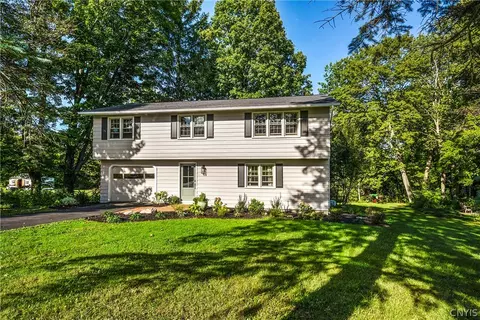 771 Franklin St, Skaneateles, NY 13152