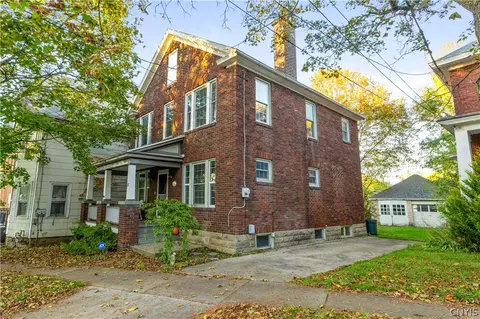 27 Prospect St, Utica, NY 13501