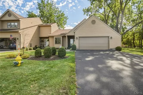 212 White Heron Cir, Fayetteville, NY 13066