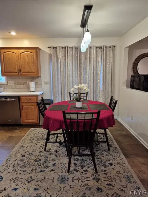 Dining - 110 Cedarcrest Ln, Oneida, NY 13421 photo 1 of 4