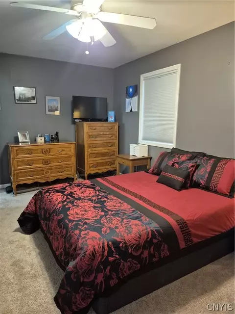 Bedroom - 110 Cedarcrest Ln, Oneida, NY 13421 photo 9 of 11