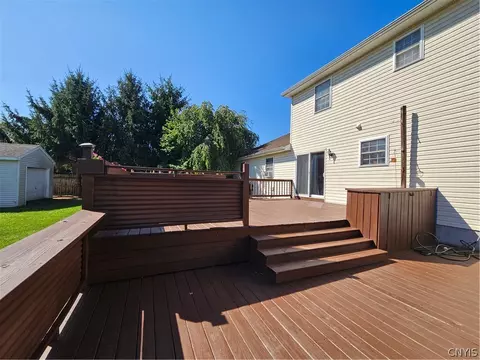 Exterior - 110 Cedarcrest Ln, Oneida, NY 13421 photo 6 of 11