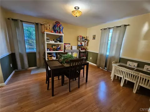 Dining - 110 Cedarcrest Ln, Oneida, NY 13421 photo 3 of 4