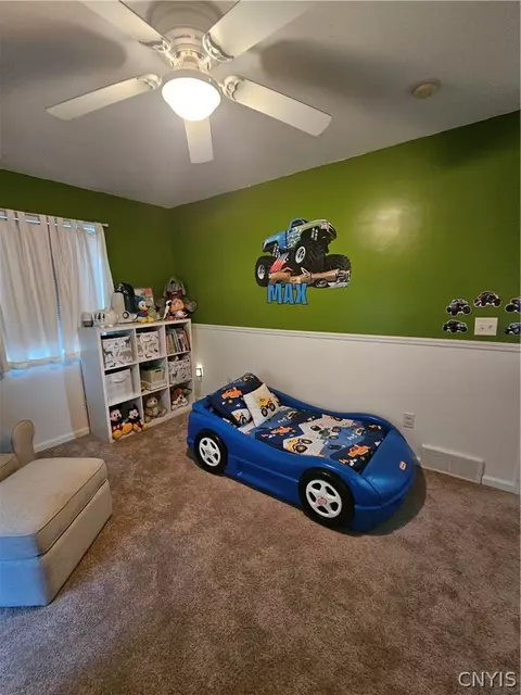 Bedroom - 110 Cedarcrest Ln, Oneida, NY 13421 photo 2 of 11