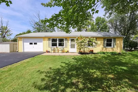 7041 Pencee Ln, East Syracuse, NY 13057