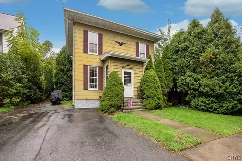 26 Mann St, Auburn, NY 13021