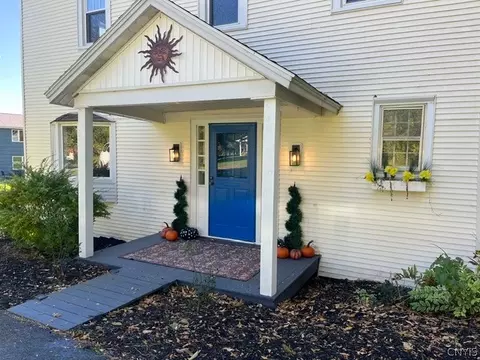 1020 Marlyn Park Dr, Cazenovia, NY 13035