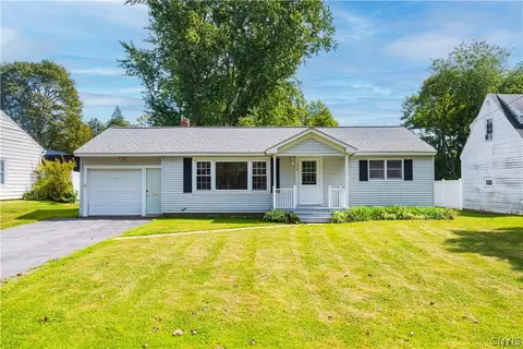 214 Fairway Dr, New Hartford, NY 13413