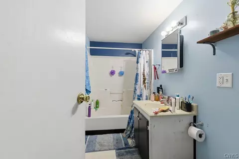 Bath - 24 Spring St, Schroeppel, NY 13135 photo 1 of 2