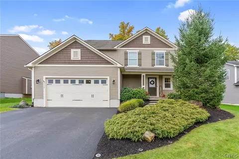 3135 Samantha Dr, Lysander, NY 13027