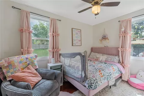 Bedroom - 5 Brandon Cir, East Syracuse, NY 13057 photo 4 of 6