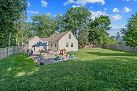 Exterior - 5 Brandon Cir, East Syracuse, NY 13057 photo 8 of 10