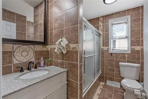 Bath - 5 Brandon Cir, East Syracuse, NY 13057 photo 1 of 1