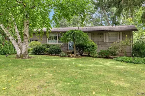 308 Washburn Dr, East Syracuse, NY 13057