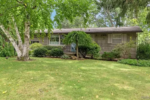 308 Washburn Dr, East Syracuse, NY 13057