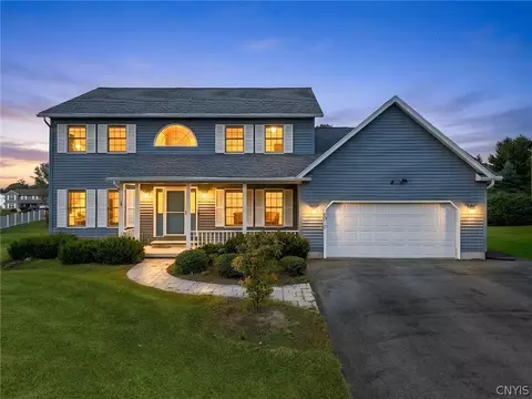 6010 Lisi Gardens Dr, Syracuse, NY 13212