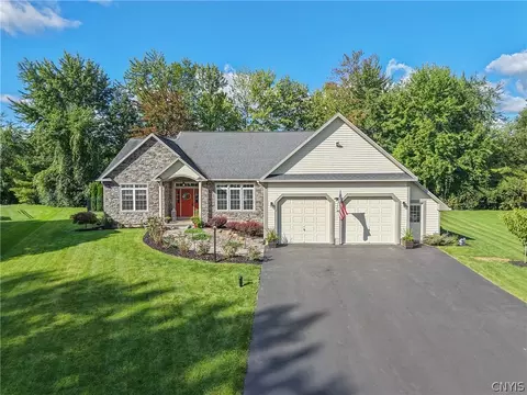 3324 Rock Rose Cir, Lysander, NY 13027
