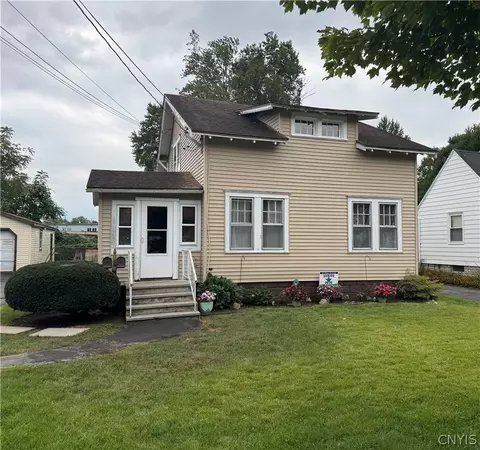 107 Palmer Dr, Syracuse, NY 13212