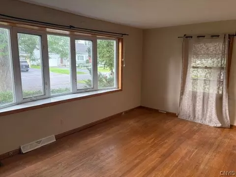 Living - 314 Summit Ave, Oneida, NY 13421 photo 2 of 5