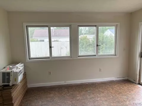 Living - 314 Summit Ave, Oneida, NY 13421 photo 4 of 5