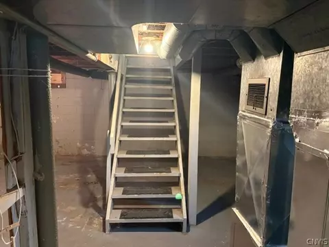 Entry Way - 314 Summit Ave, Oneida, NY 13421 photo 5 of 6