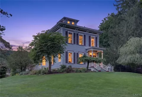 55 North St, Marcellus, NY 13108