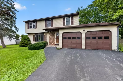 5547 Veneto Dr, Clay, NY 13041