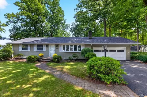 201 Oakridge, Salina, NY 13088