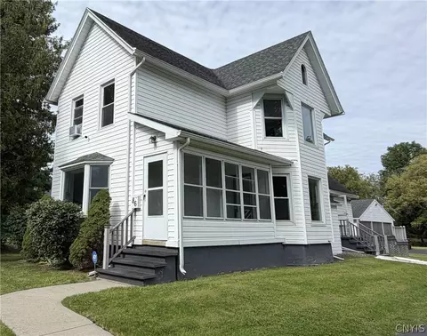 86 Clinton, New York Mills, NY 13417