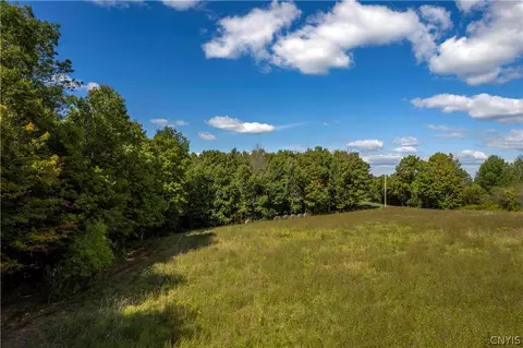 001 Moore Rd, Stockbridge, NY 13409