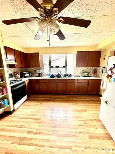 Kitchen - 328 Eastern Ave, Herkimer, NY 13350 photo 2 of 6