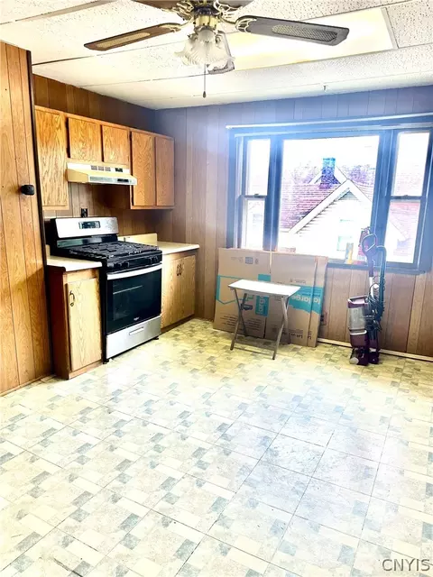 Kitchen - 328 Eastern Ave, Herkimer, NY 13350 photo 6 of 6