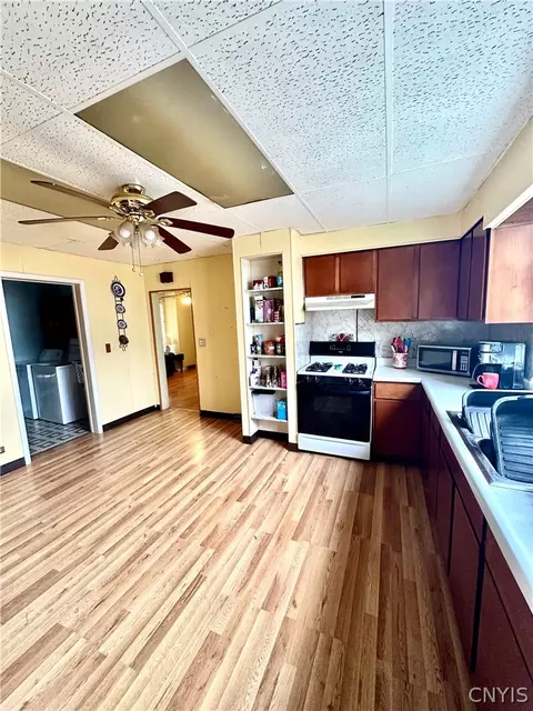 Kitchen - 328 Eastern Ave, Herkimer, NY 13350 photo 3 of 6
