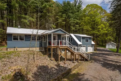 10373 Ridgecrest Rd, Utica, NY 13502