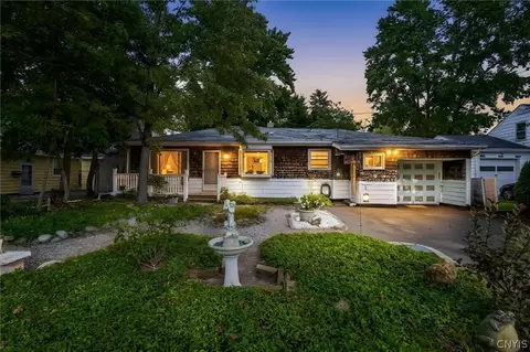 9 Donald Pl, Salina, NY 13090