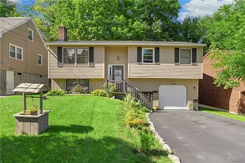 142 Sunhill Ter, Syracuse, NY 13207