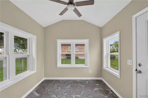Entry Way - 101 E Oakley Dr, Syracuse, NY 13205 photo 4 of 5