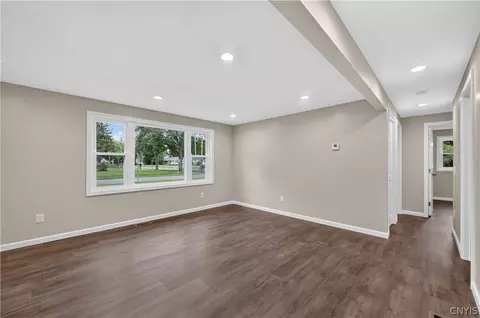 Living - 101 E Oakley Dr, Syracuse, NY 13205 photo 2 of 4