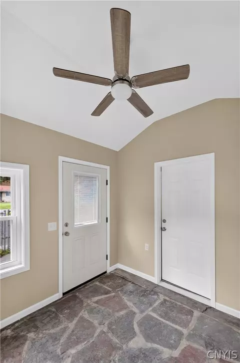 Entry Way - 101 E Oakley Dr, Syracuse, NY 13205 photo 5 of 5