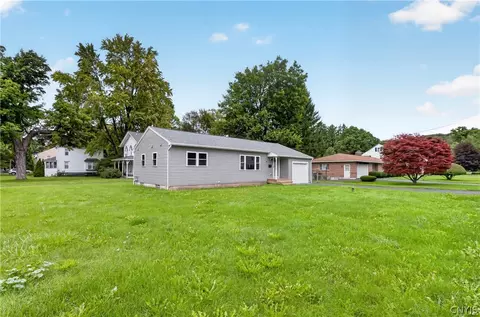 Exterior - 101 E Oakley Dr, Syracuse, NY 13205 photo 4 of 4