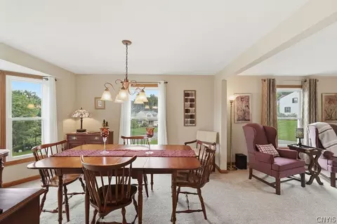 Dining - 5372 Barrows Pointe, Camillus, NY 13031 photo 2 of 3