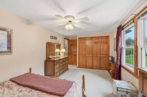 Bedroom - 5372 Barrows Pointe, Camillus, NY 13031 photo 8 of 8