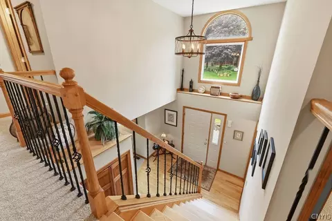Entry Way - 5372 Barrows Pointe, Camillus, NY 13031 photo 7 of 7