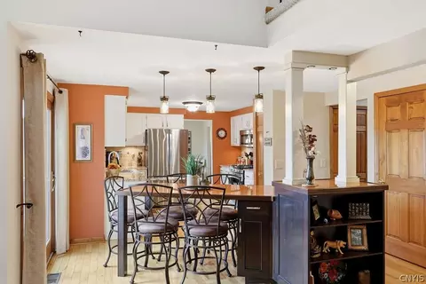 Kitchen - 5372 Barrows Pointe, Camillus, NY 13031 photo 1 of 8