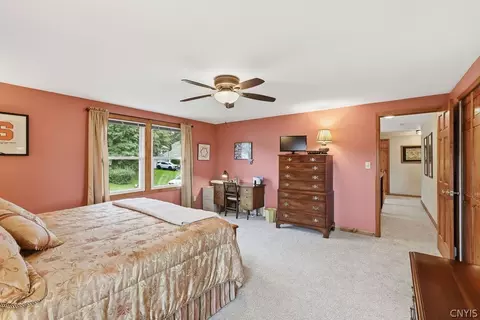 Bedroom - 5372 Barrows Pointe, Camillus, NY 13031 photo 2 of 8