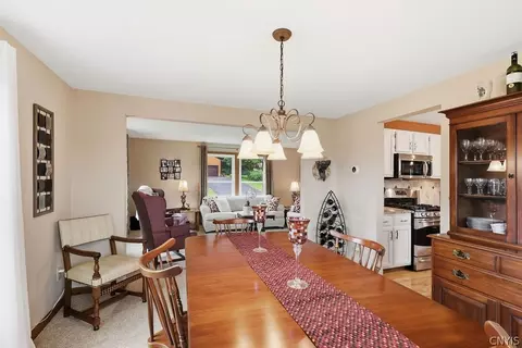 Dining - 5372 Barrows Pointe, Camillus, NY 13031 photo 3 of 3