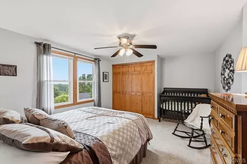 Bedroom - 5372 Barrows Pointe, Camillus, NY 13031 photo 5 of 8