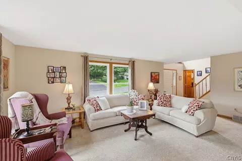 Living - 5372 Barrows Pointe, Camillus, NY 13031 photo 8 of 10